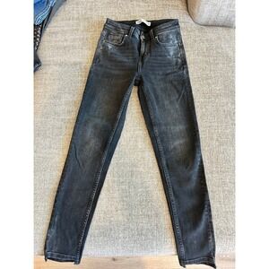 Women's black Zara skinny jeans